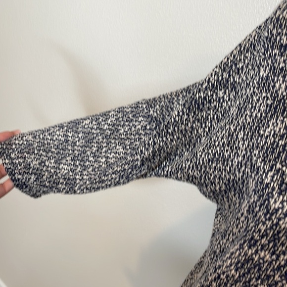 Juniper Ln Button Back Sweater Medium - Picture 4 of 6